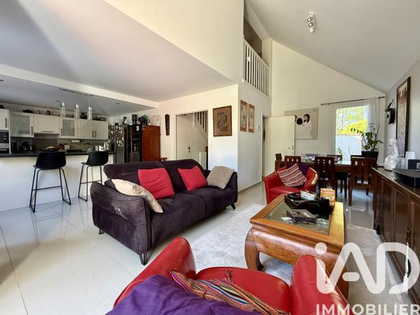 Maison à vendre 6 pièces 137 m² Montigny-le-Bretonneux