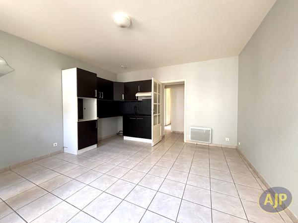 Appartement à louer Libourne : 2 pièces, 35m² avec 1 chambre(s) à 550€ - AJP Immobilier Libourne