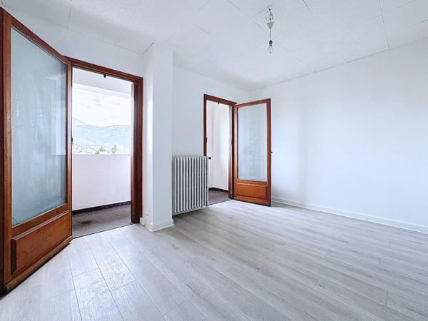 Maison familiale de 135 m² avec vue sur les massifs, quartier calme et recherché