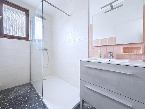 Maison familiale de 135 m² avec vue sur les massifs, quartier calme et recherché