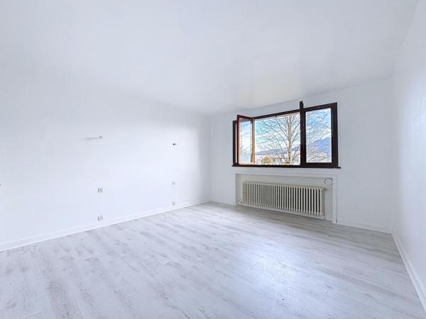 Maison familiale de 135 m² avec vue sur les massifs, quartier calme et recherché