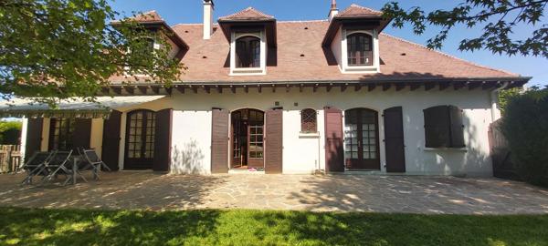 MAISON 5 CHAMBRES + SOUS-SOL + PISCINE