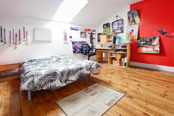 RARE - Maison 200 m² - 7 Pièces - 5 chambres + Local Commercial 65 m² + Hangar 135 m² - BELLAC 87