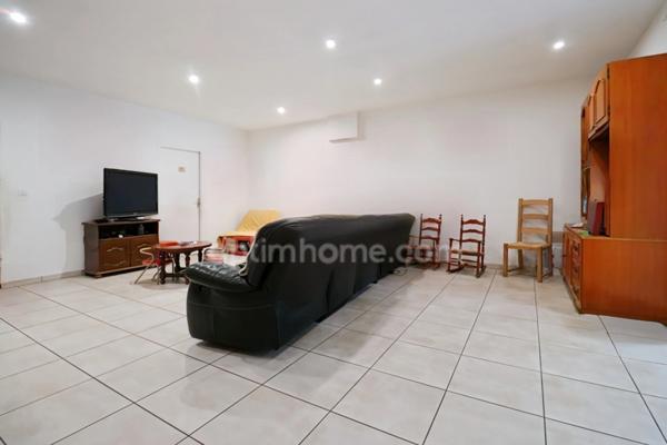 RARE - Maison 200 m² - 7 Pièces - 5 chambres + Local Commercial 65 m² + Hangar 135 m² - BELLAC 87