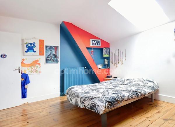 RARE - Maison 200 m² - 7 Pièces - 5 chambres + Local Commercial 65 m² + Hangar 135 m² - BELLAC 87