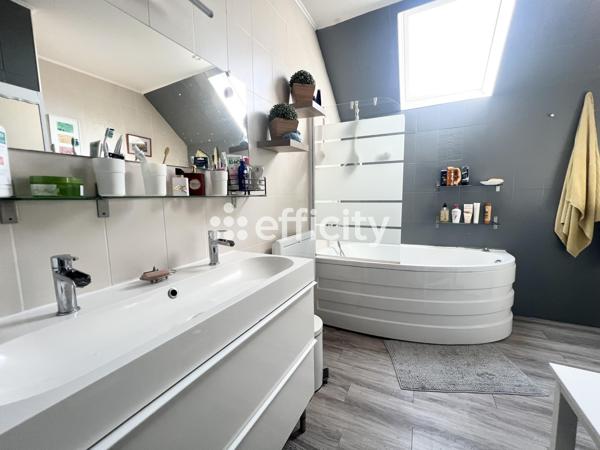 Maison 10 pièces - 306 m² Exclusivité efficity