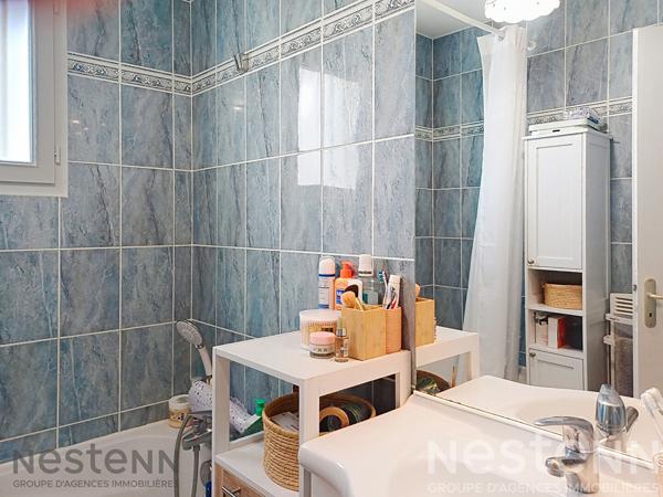 Maison à vendre dans un lotissement de Saujon, 82m², 3 chambres, garage, terrain de 677m²