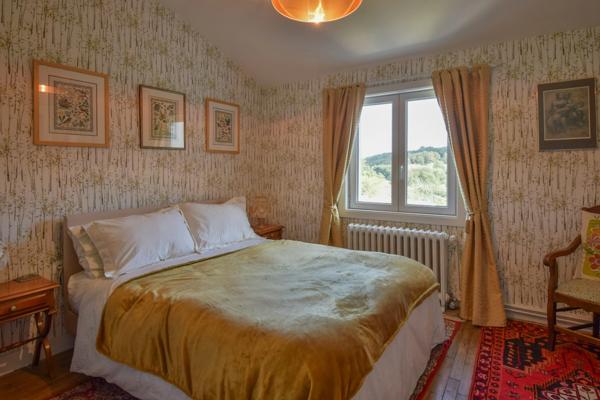 Maison rénovée de 4 chambres avec chatterie professionnelle