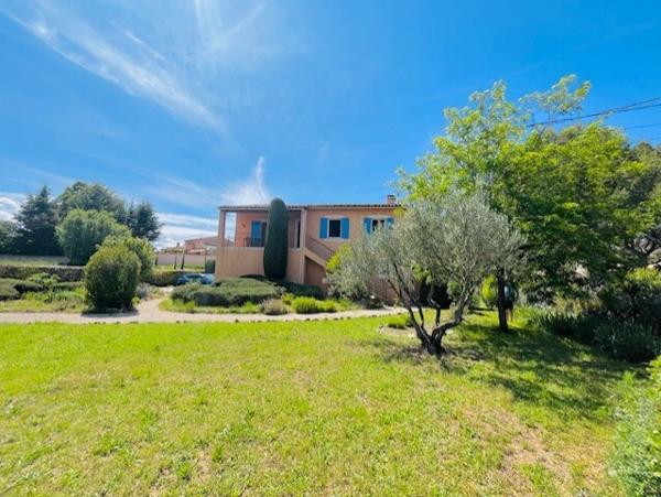 Gargas (84400) Villa avec vue dominante et vaste dépendance de 112 m² !
