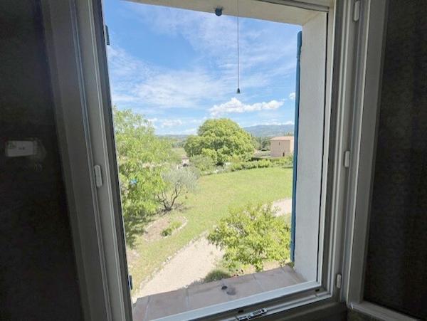 Gargas (84400) Villa avec vue dominante et vaste dépendance de 112 m² !