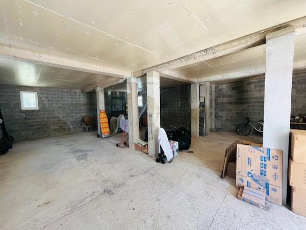 Gargas (84400) Villa avec vue dominante et vaste dépendance de 112 m² !