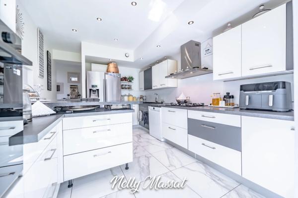 Maison à vendre 5 pièces CHAMBERY (73)- 4 chambres - 129 M2- terrain 679 M2