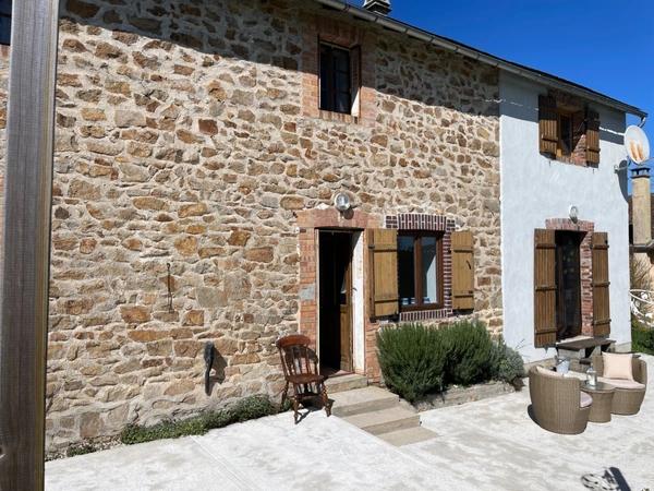 Maison de charme de 97 m2 habitable avec jardin plat de 1226 m2