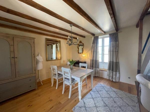 Maison de charme de 97 m2 habitable avec jardin plat de 1226 m2