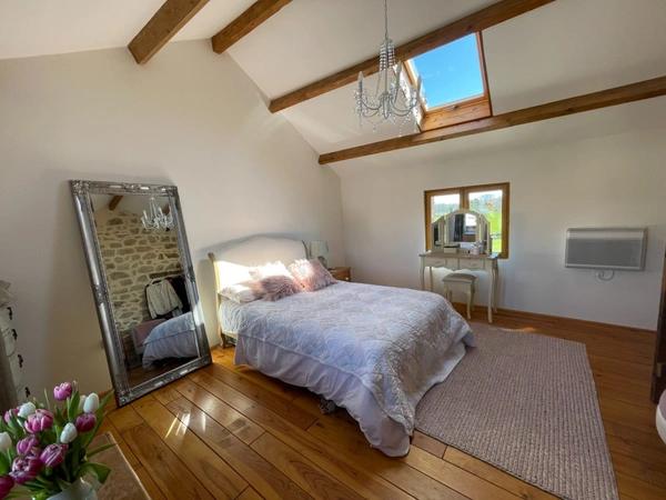 Maison de charme de 97 m2 habitable avec jardin plat de 1226 m2