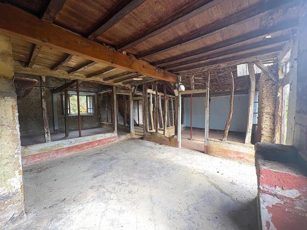 Maison à rénover avec dépendances et 16 870m2 de terrain Proche de AIRE SUR L'ADOUR (40)