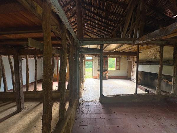 Maison à rénover avec dépendances et 16 870m2 de terrain Proche de AIRE SUR L'ADOUR (40)