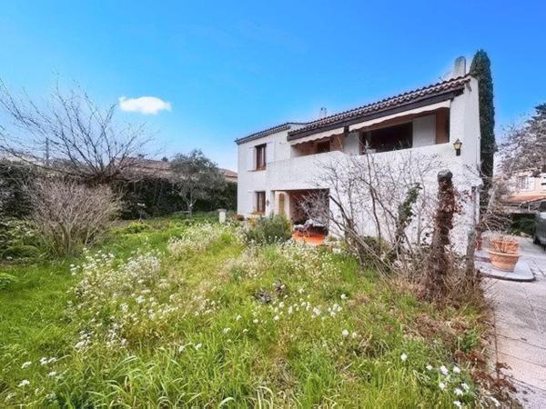 Maison de ville de 140 m² sur 550 m² de jardin.