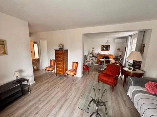 Maison de ville de 140 m² sur 550 m² de jardin.