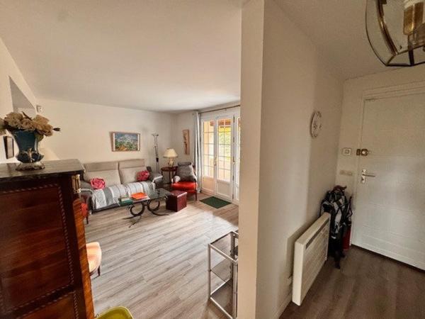 Maison de ville de 140 m² sur 550 m² de jardin.