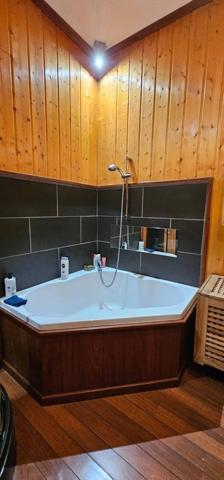 IMMEUBLE/MAISON en pierre 282 m2.