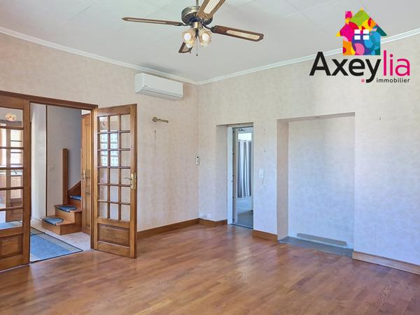 À VENDRE - MARS - MAISON 10 PIÈCES AVEC DÉPENDANCES