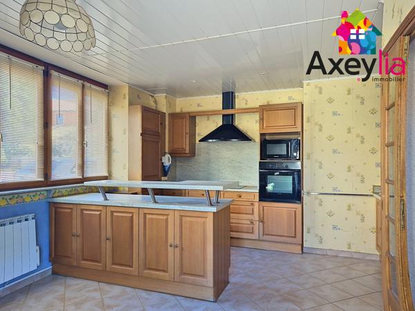 À VENDRE - MARS - MAISON 10 PIÈCES AVEC DÉPENDANCES
