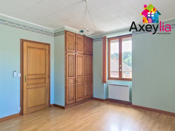 À VENDRE - MARS - MAISON 10 PIÈCES AVEC DÉPENDANCES