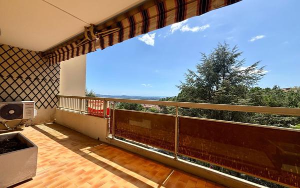 Appartement à vendre    3 pièces • 73 m2 Grasse