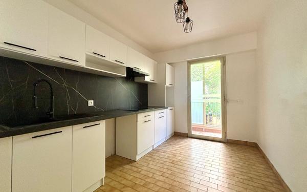 Appartement à vendre    3 pièces • 73 m2 Grasse