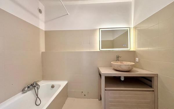 Appartement à vendre    3 pièces • 73 m2 Grasse