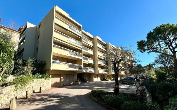 Appartement à vendre    3 pièces • 73 m2 Grasse