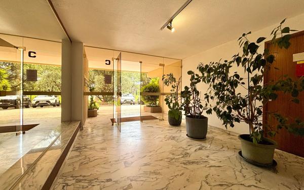Appartement à vendre    3 pièces • 73 m2 Grasse