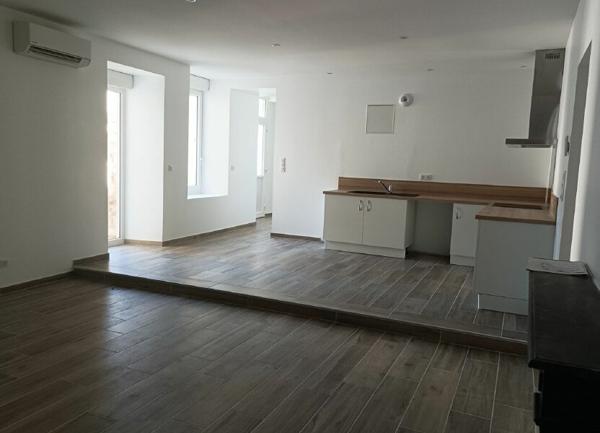 Appartement à louer    3 pièces • 90 m2 Les Vans