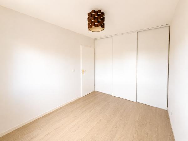 Appartement T3 de 63 m² avec balcon et 2 places de stationnement – Mérignac