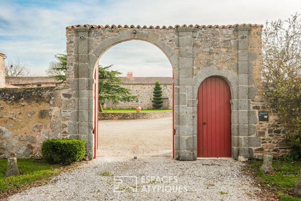 Propriété du XVIe avec gîtes, piscine et salle de réception