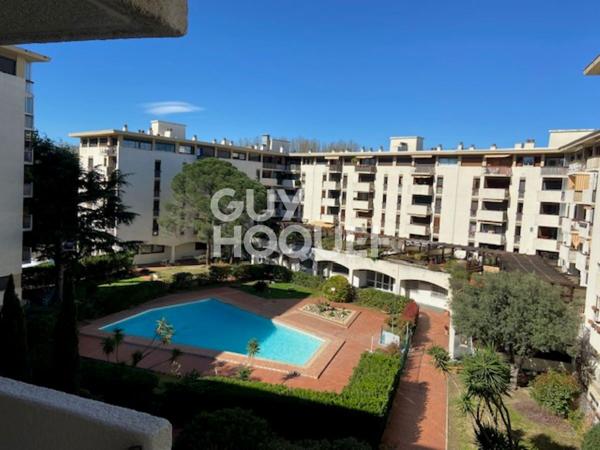 Spacieux T4, 100 M2 3 chambres,terrasses,piscine proche centre ville