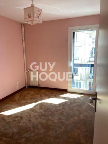 Spacieux T4, 100 M2 3 chambres,terrasses,piscine proche centre ville