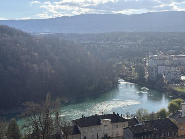 Maison individuelle sur les hauteurs de Bellegarde avec vue 319 000 €