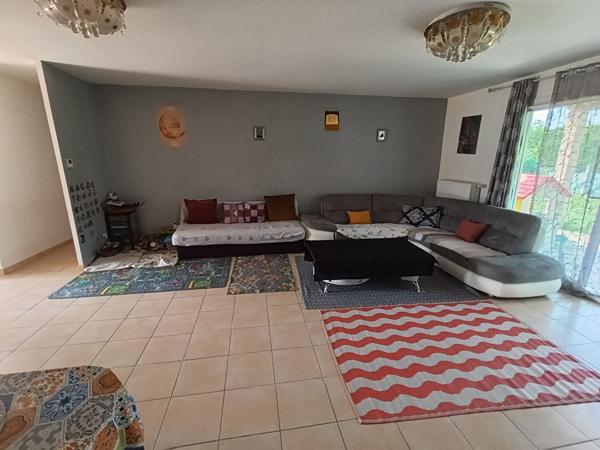 Vente
                Maison105 m² - 5 Pièces -
                    MONBEQUI (82170)