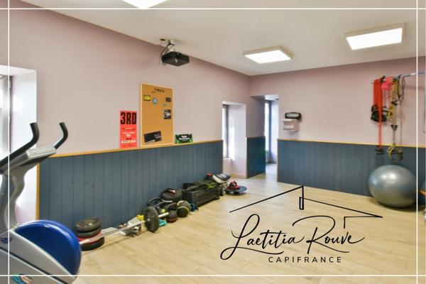 Demeure d’exception en pierre,370 m², Piscine, Pool house, Dépendances, Parc 3 ha avec lac À 25 min d’Agen