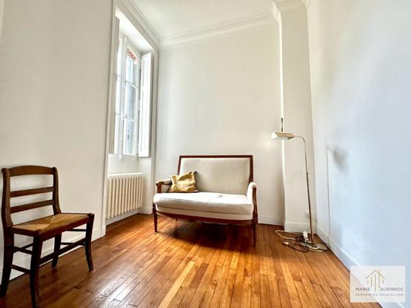 Bel appartement dans passage privé du triangle d'or