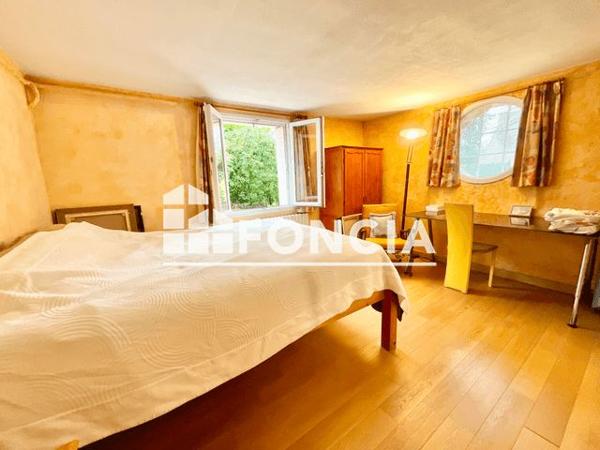 À vendre Maison 8 pièces 243 m² - Châtenay-malabry 92290