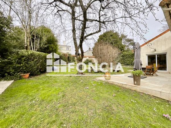 À vendre Maison 8 pièces 243 m² - Châtenay-malabry 92290