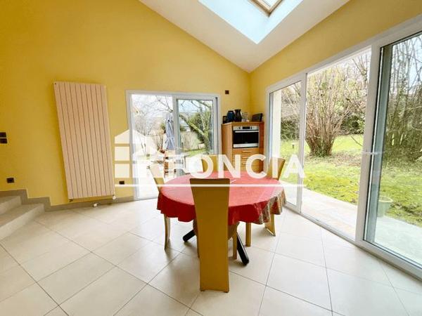 À vendre Maison 8 pièces 243 m² - Châtenay-malabry 92290