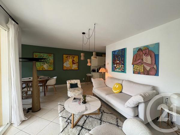 Appartement F3 à vendre  3 pièces - 91 m 2   STE MAXIME  - 83