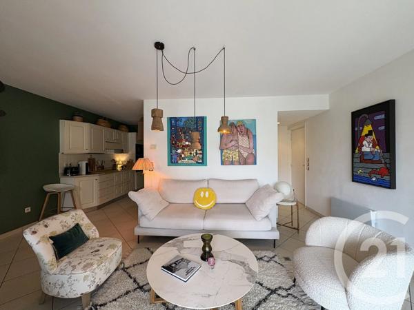 Appartement F3 à vendre  3 pièces - 91 m 2   STE MAXIME  - 83