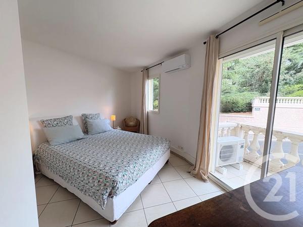Appartement F3 à vendre  3 pièces - 91 m 2   STE MAXIME  - 83