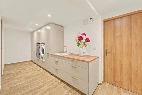 Maison à vendre 7 pièces PREVESSIN MOENS (01)