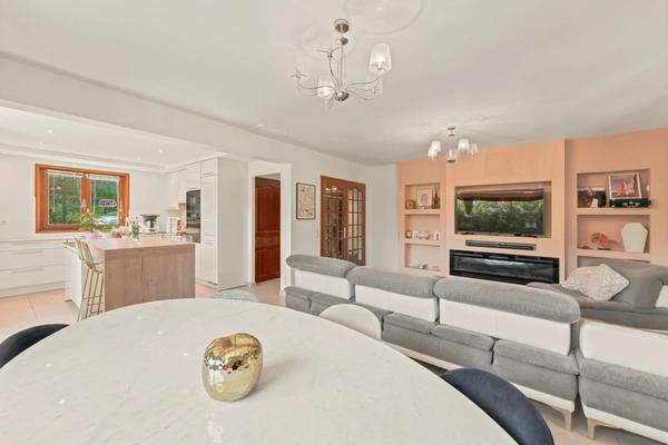 Maison à vendre 7 pièces PREVESSIN MOENS (01)